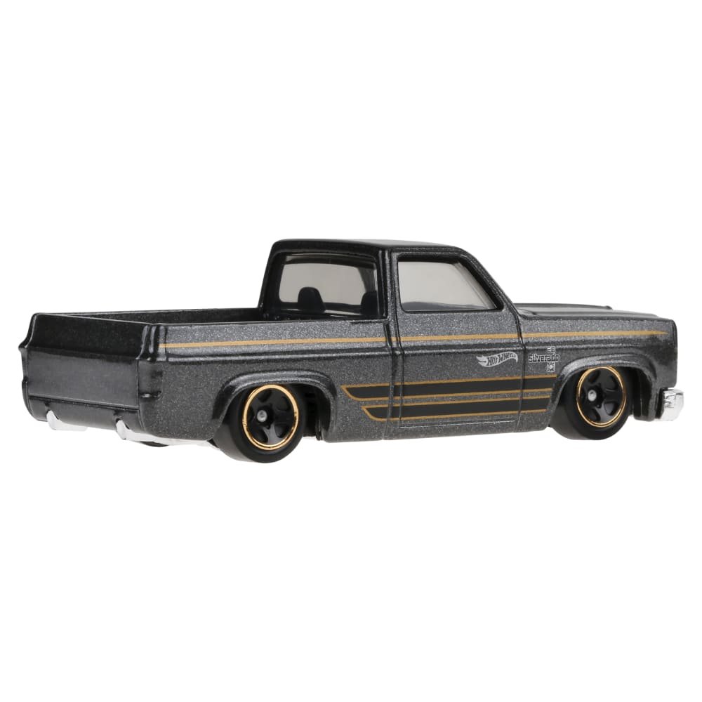 2025 83 Chevy Silverado Grey: Image 5