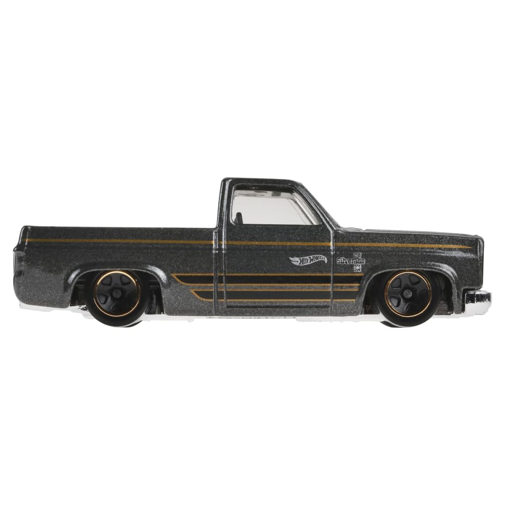 2025 83 Chevy Silverado Grey: Image 6
