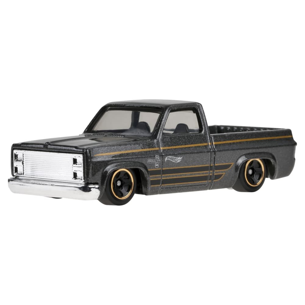 2025 83 Chevy Silverado Grey: Image 4