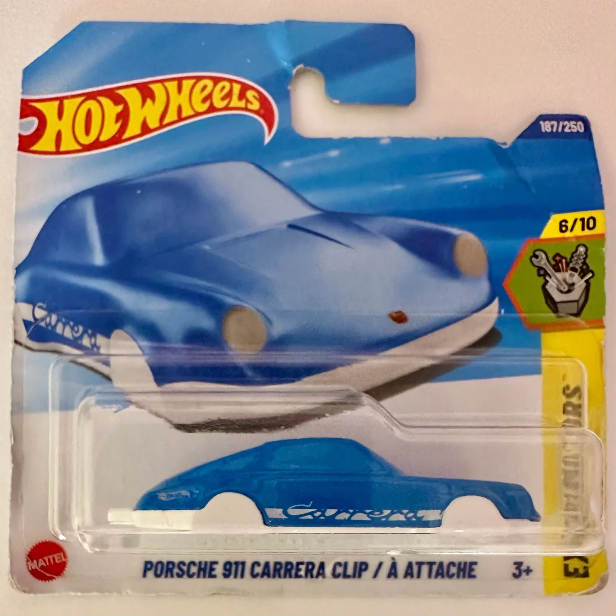 2025 Porsche 911 Carrera Clip Blue: Short: Image 2