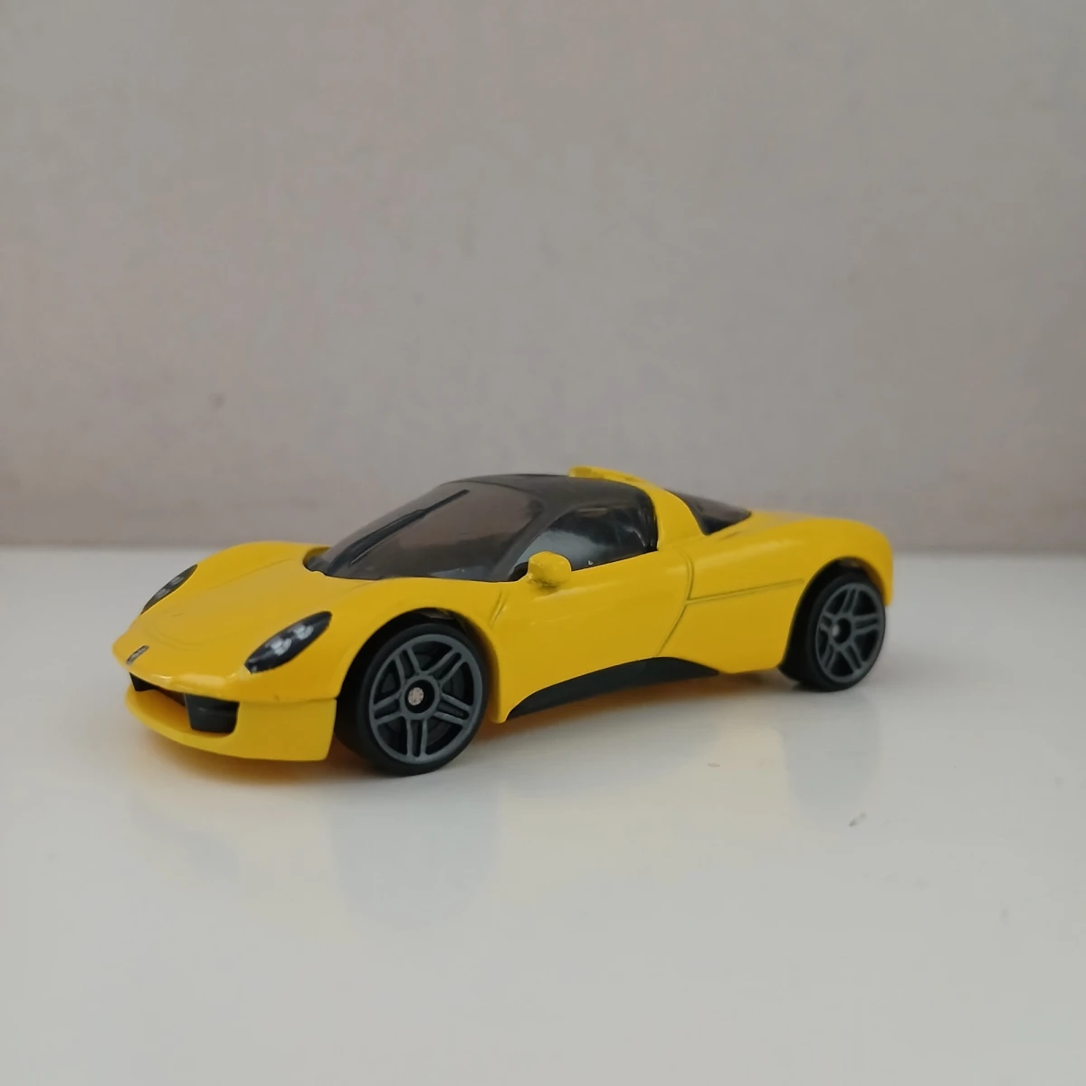 2026 Gordon Murray Automotive T.33 Yellow: No Package: Image 3