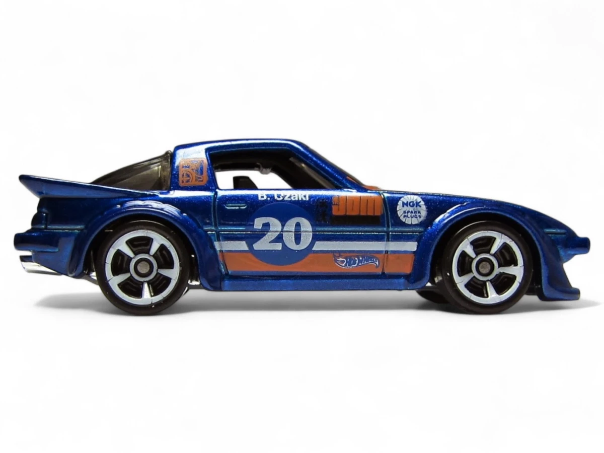 2012 Mazda RX-7: No Package: Image 2