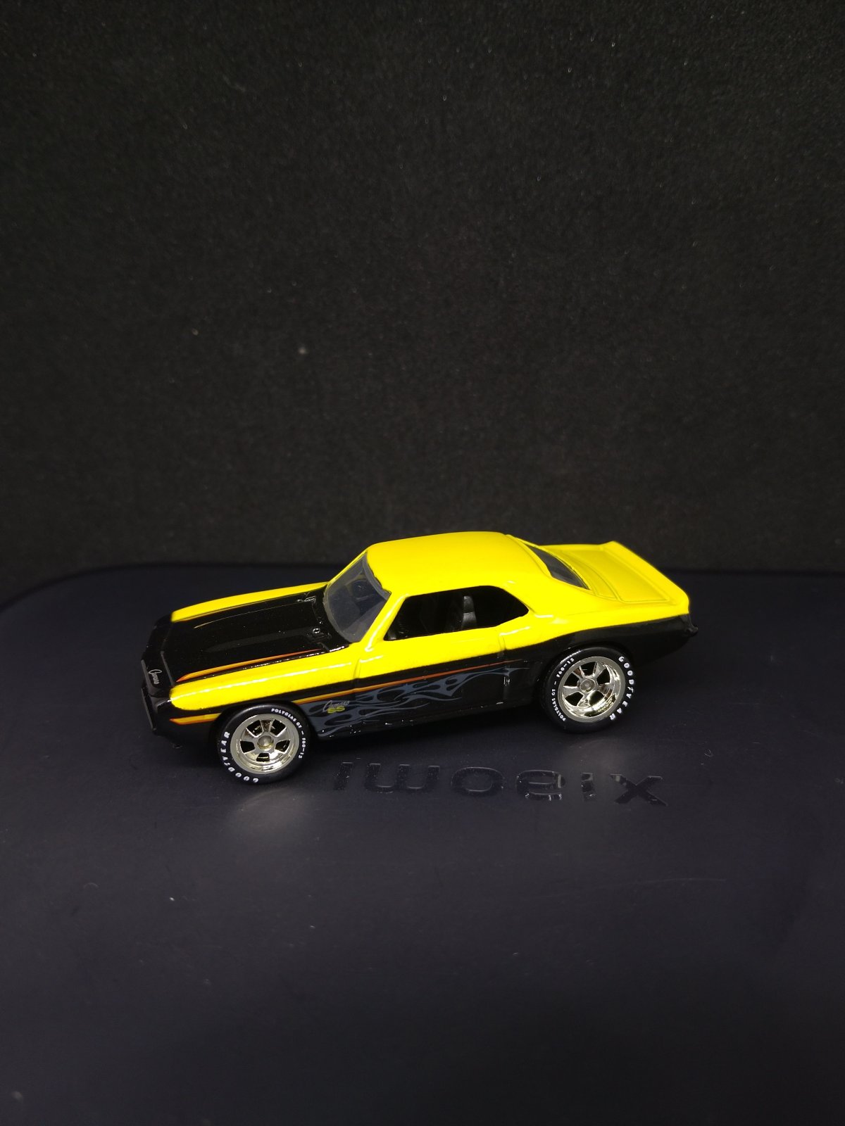 Hot Wheels 69 Camaro