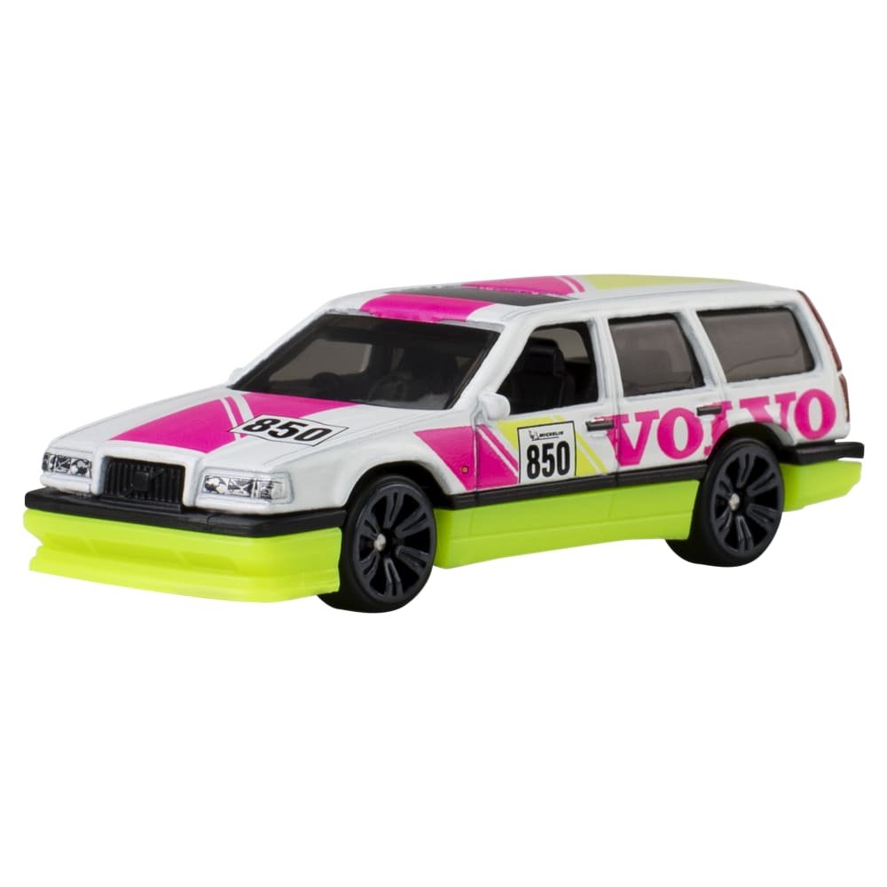 2026 Volvo 850 Estate White: Image 2