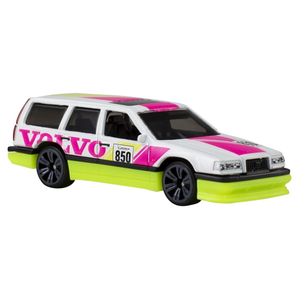 2026 Volvo 850 Estate White: Image 5