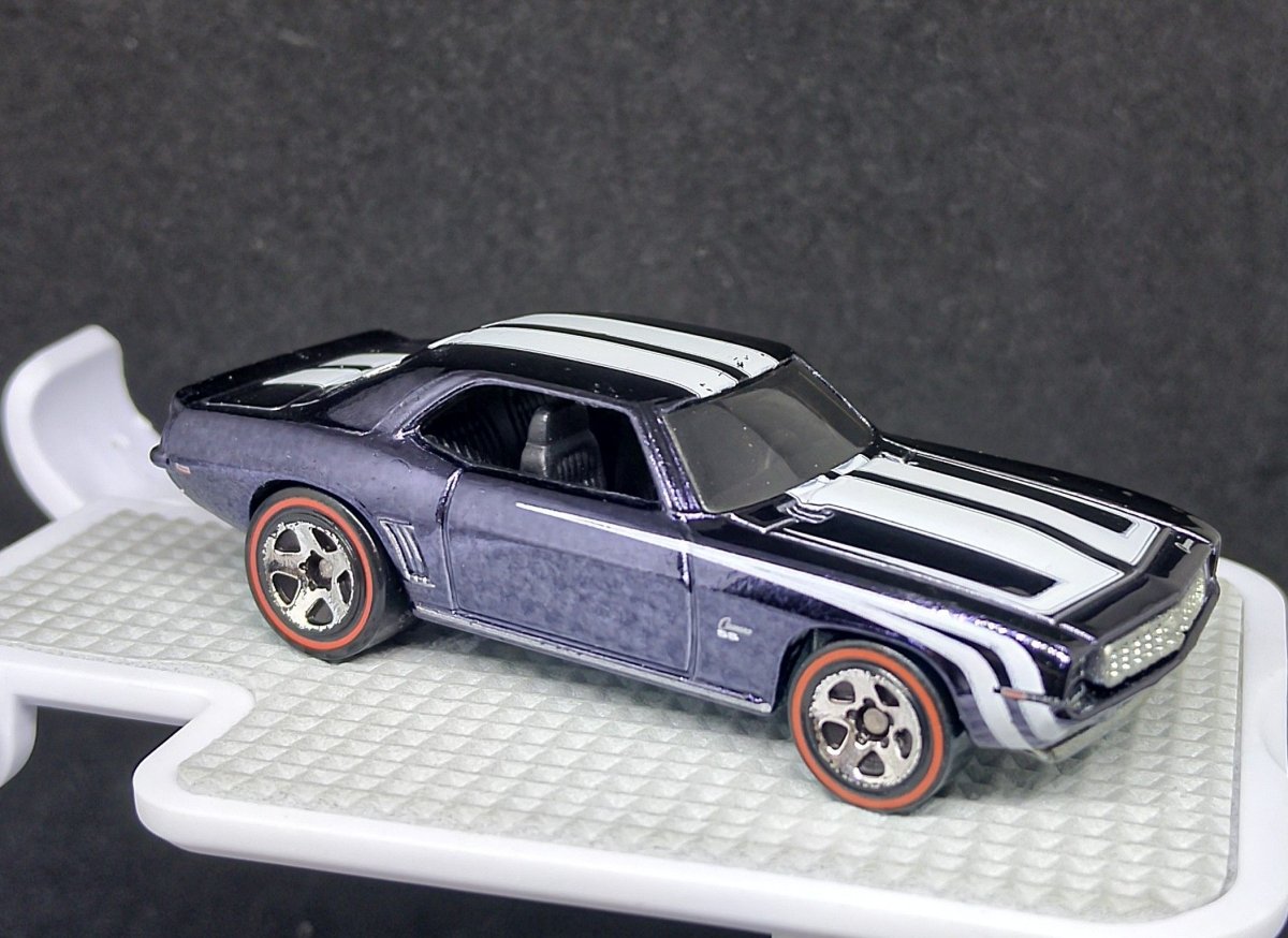 Hot Wheels 69 Camaro
