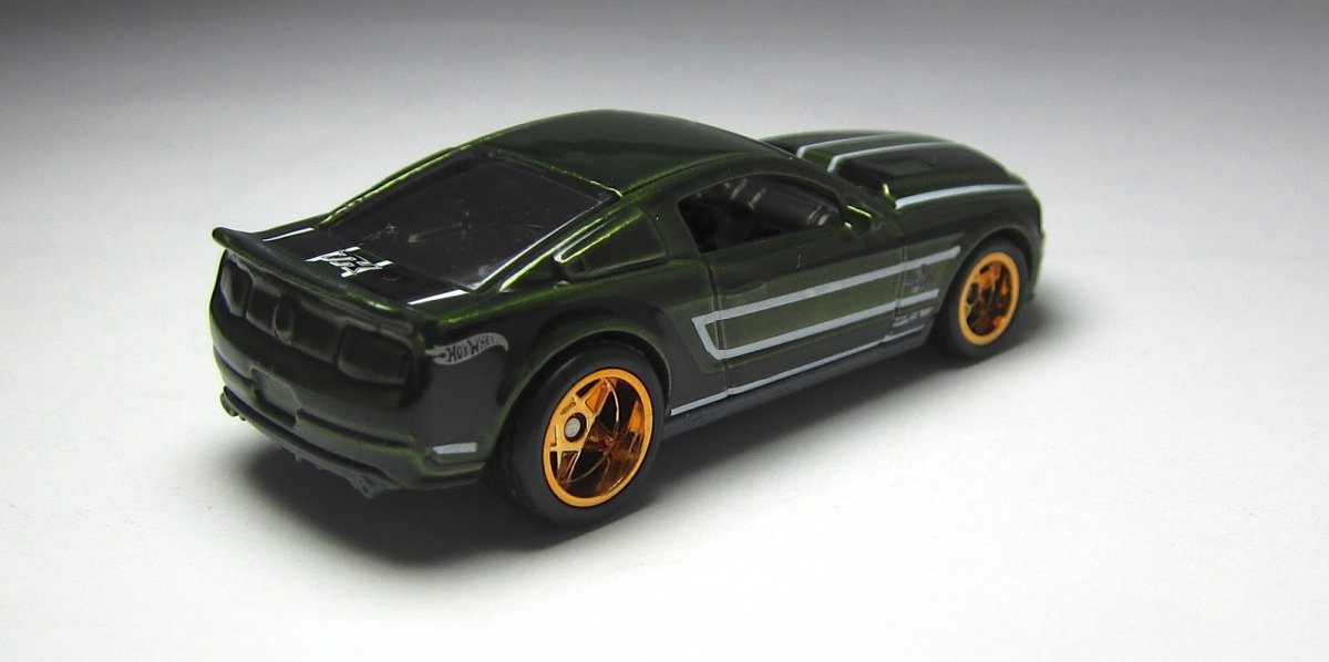 2013 10 Shelby Mustang GT500 Supersnake Green: Image 3