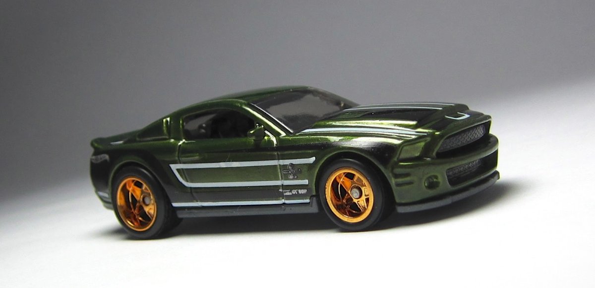 2013 10 Shelby Mustang GT500 Supersnake Green: Image 2