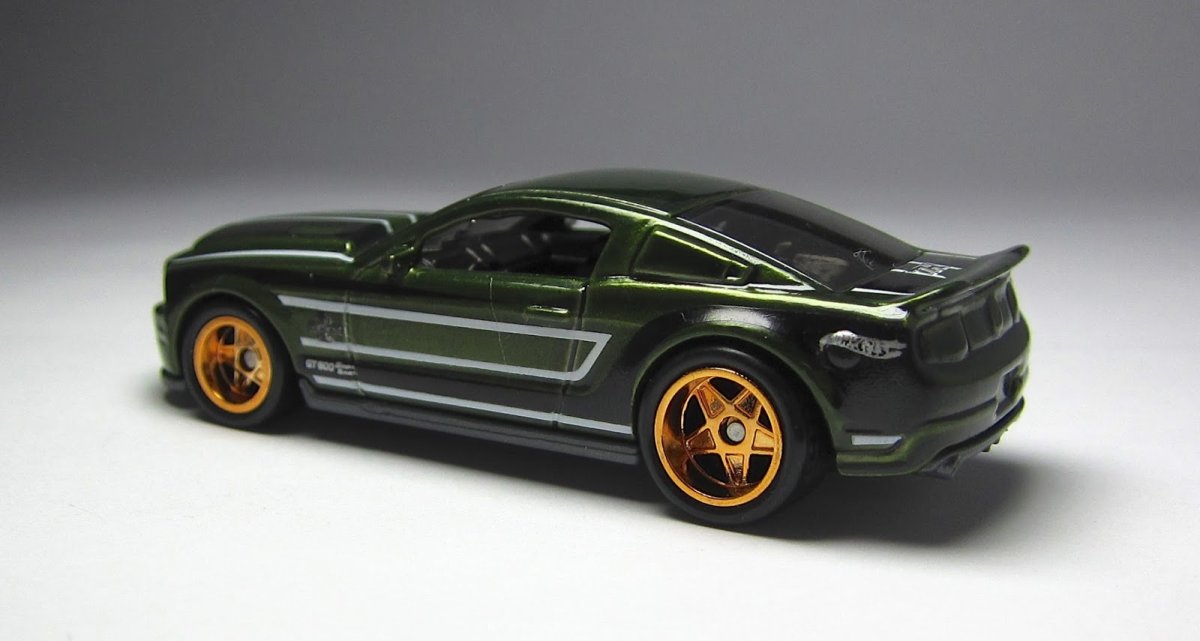 2013 10 Shelby Mustang GT500 Supersnake Green: Image 5