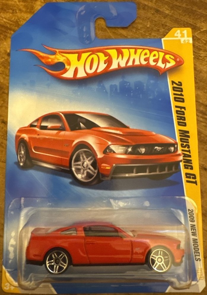 Hot Wheels 2010 Ford Mustang GT