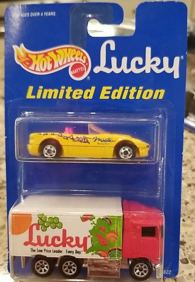 Hot Wheels Mazda Miata Mx5/ Hiway Hauler