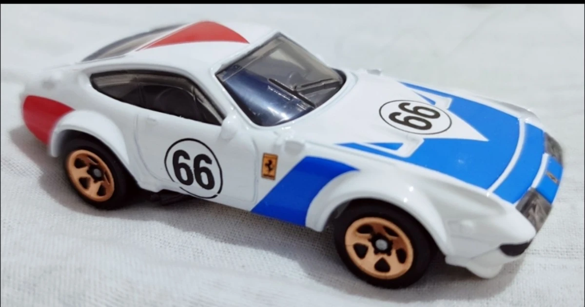2026 Ferrari 365 GTB4 Competizione White: No Package: Image 4