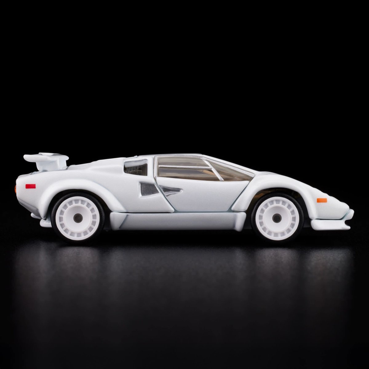 2025 1982 Lamborghini Countach LP 500 S White: Image 3