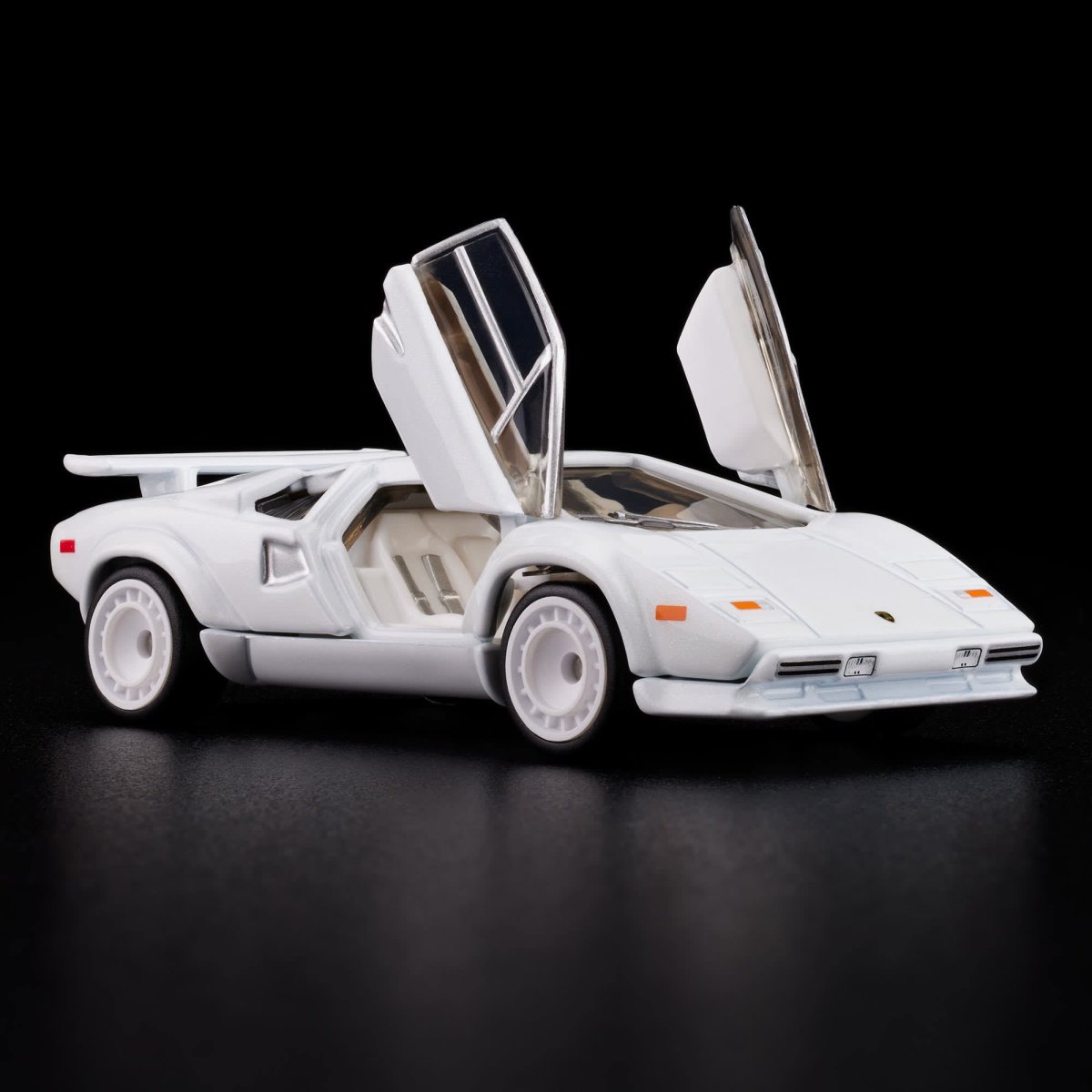 2025 1982 Lamborghini Countach LP 500 S White: Image 4