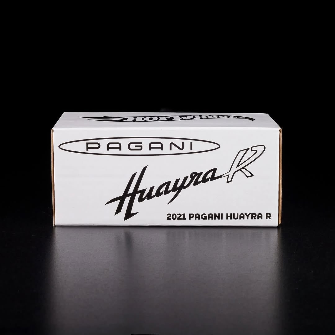 2026 21 Pagani Huayra R Silver: Image 15