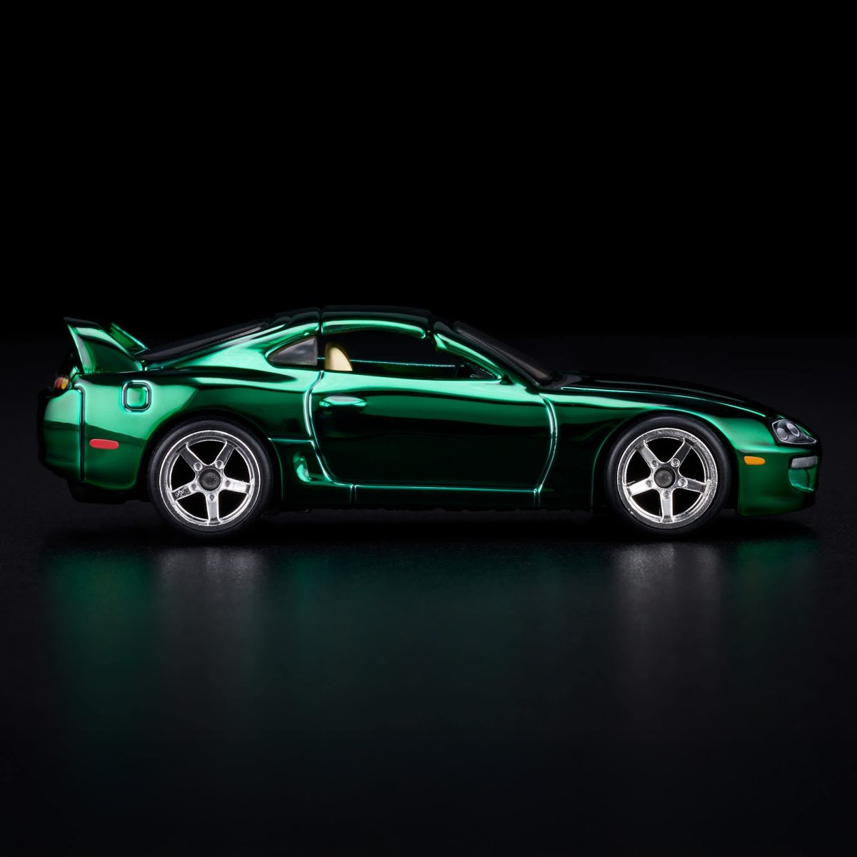 2025 1997 Toyota Supra Green: Image 3