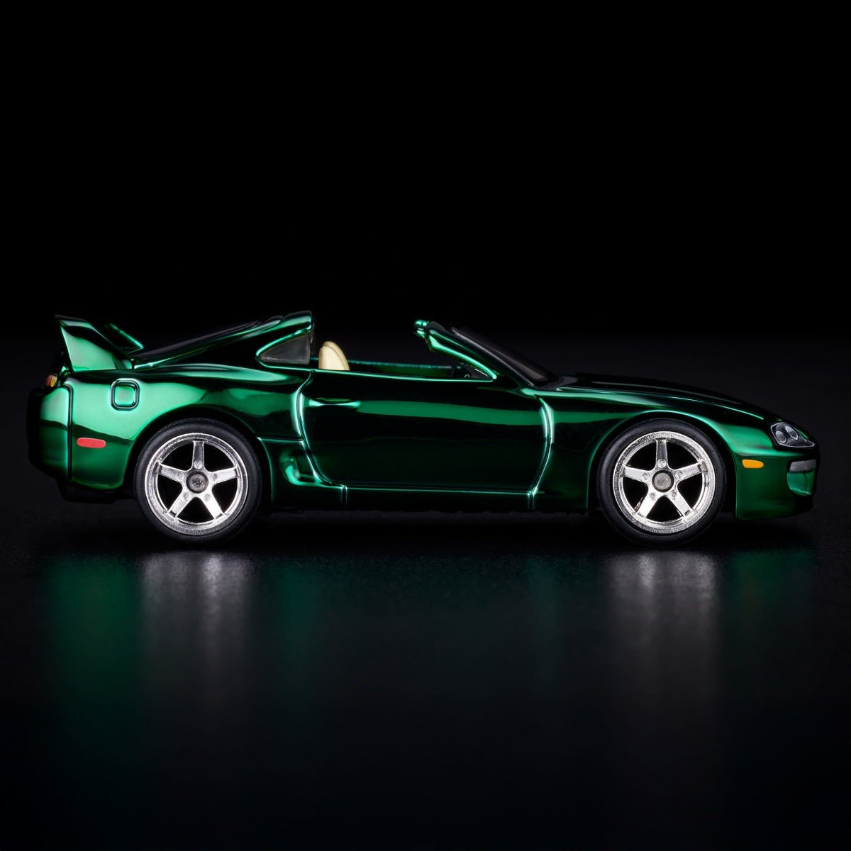 2025 1997 Toyota Supra Green: Image 10