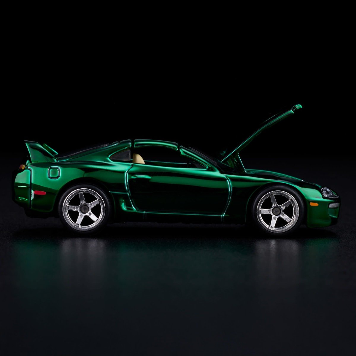 2025 1997 Toyota Supra Green: Image 15