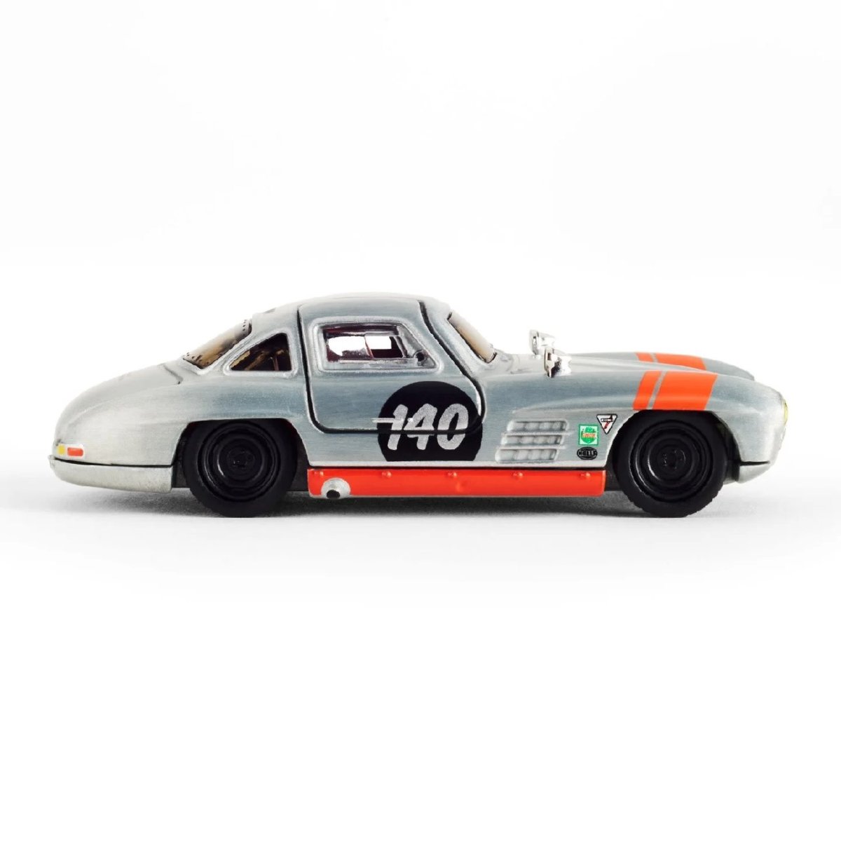2026 Mercedes-Benz 300 SL Silver: Image 8