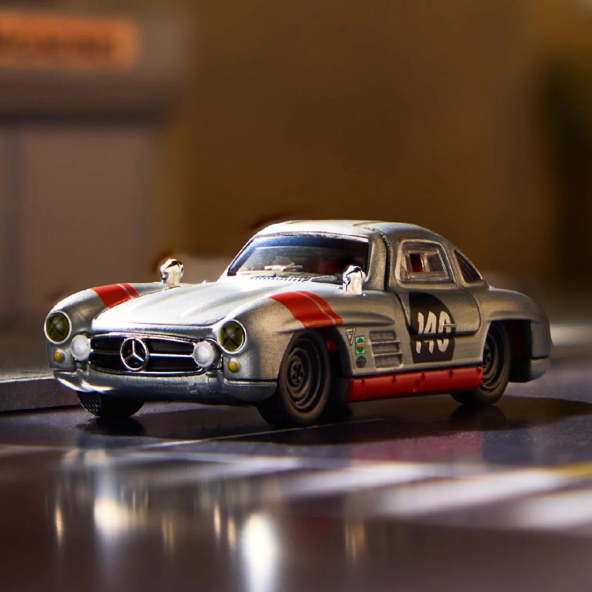 2026 Mercedes-Benz 300 SL Silver: Image 6