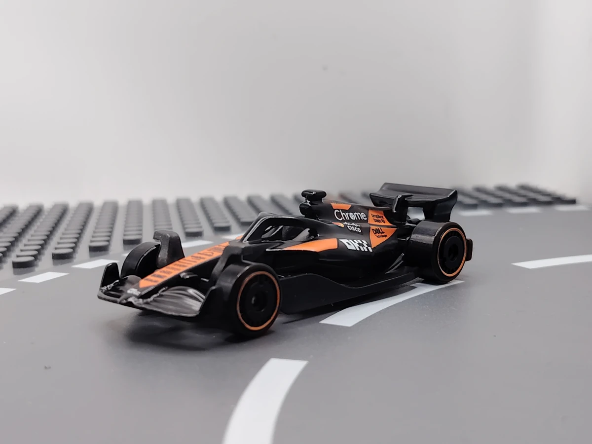 2026 McLaren Formula 1 Team Black: No Package: Image 3