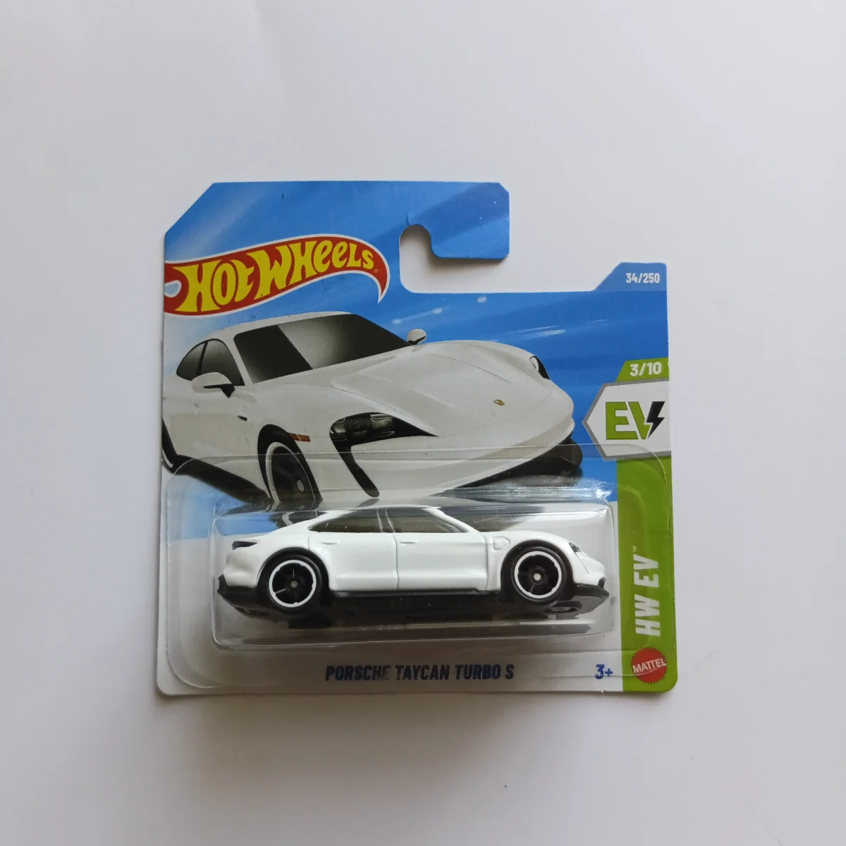 2026 Porsche Taycan Turbo S White: Short: Image 3