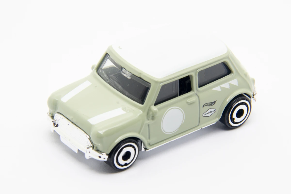 2026 Austin Mini Cooper S Green: No Package: Image 3