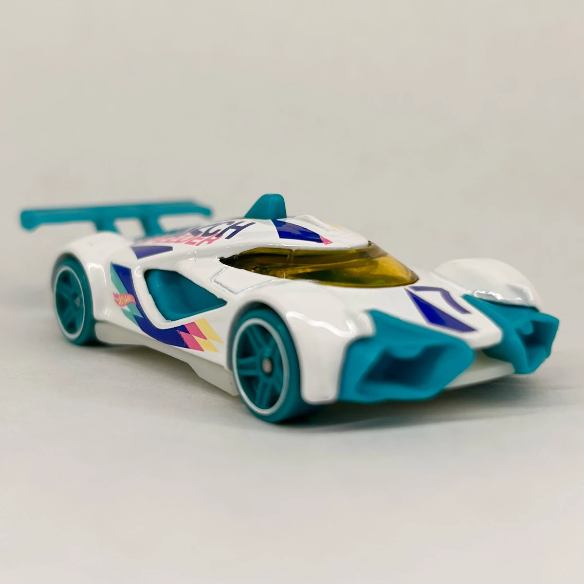 2025 Mach Speeder White: No Package: Image 3