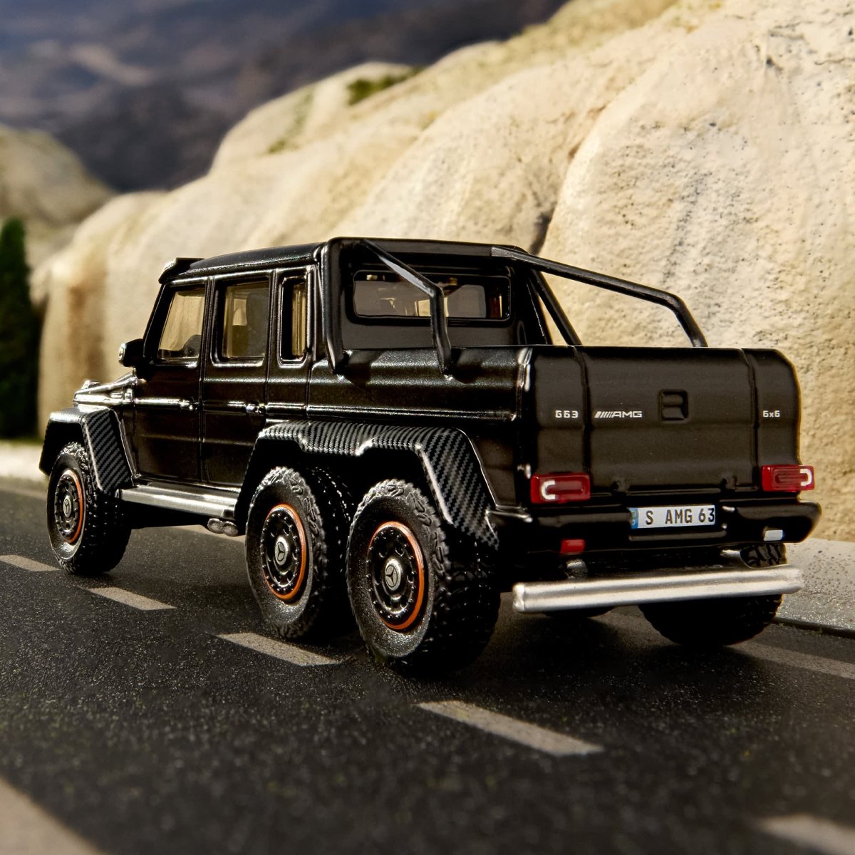 2026 Mercedes-Benz G 63 AMG 6x6 Black: Image 8