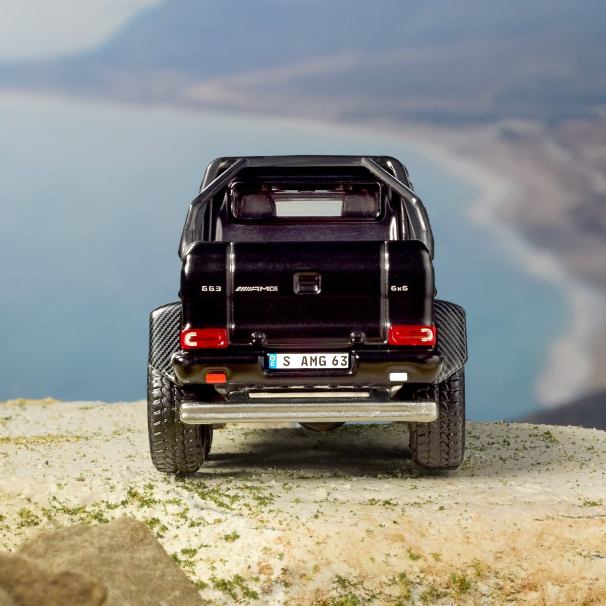 2026 Mercedes-Benz G 63 AMG 6x6 Black: Image 9