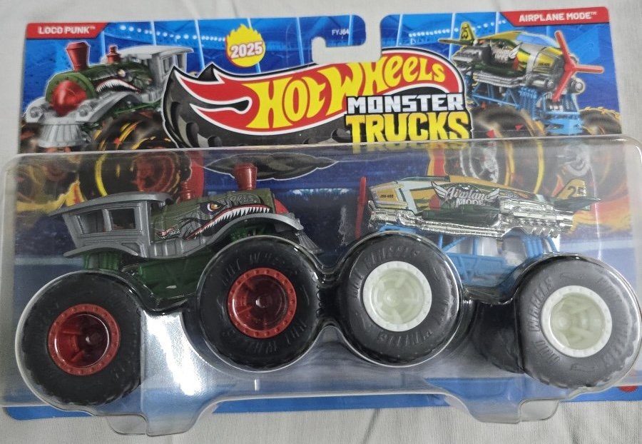 Hot Wheels Loco Punk vs. Airplane Mode