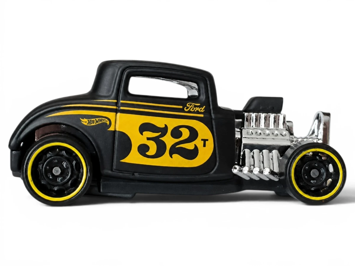 2026 32 Ford Black: No Package: Image 2