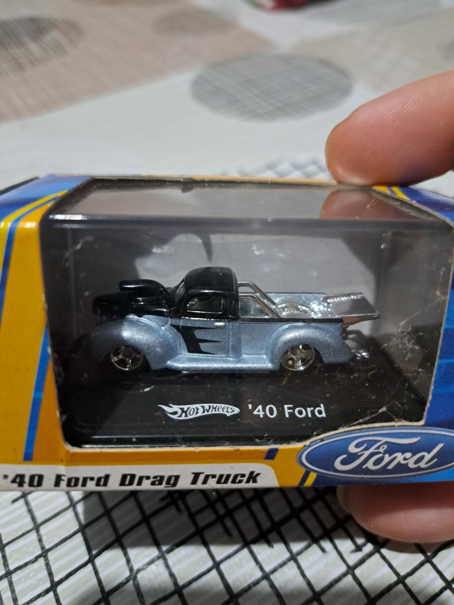 Hot Wheels 40 Ford Drag Truck