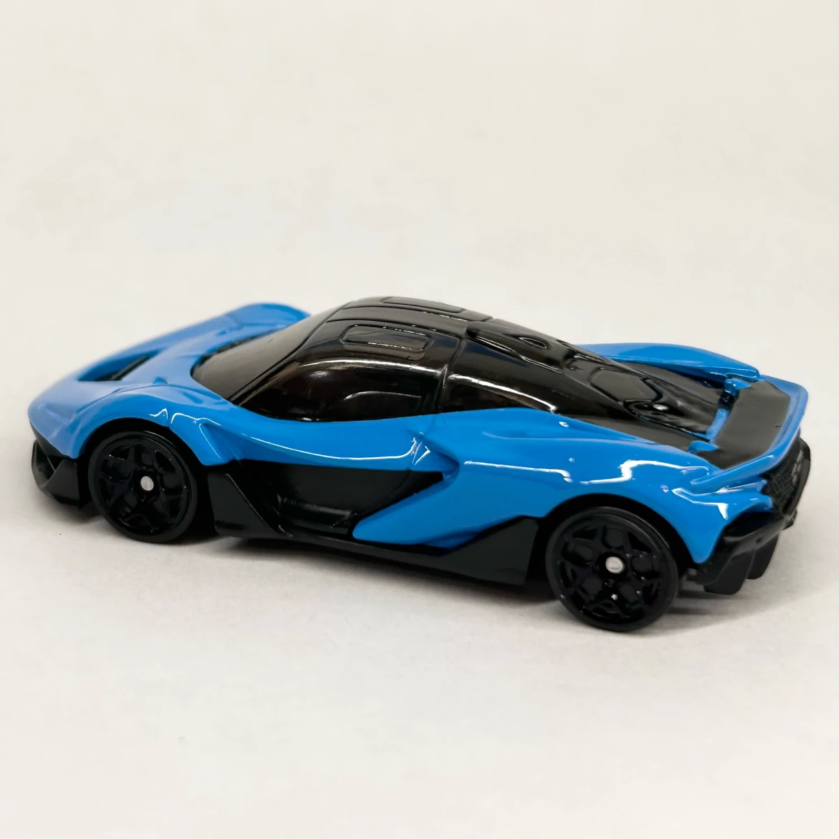 2026 McLaren W1 Blue: No Package: Image 5