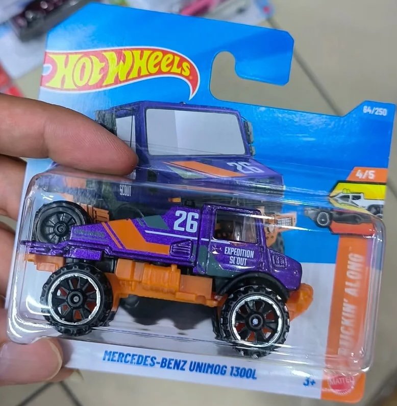 Hot Wheels Mercedes-Benz Unimog 1300L