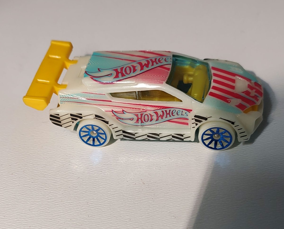 Hot Wheels Loop Coupe