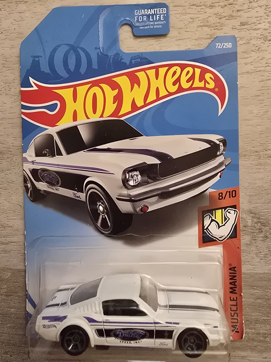 Hot Wheels 65 MUSTANG 2+2 FASTBACK