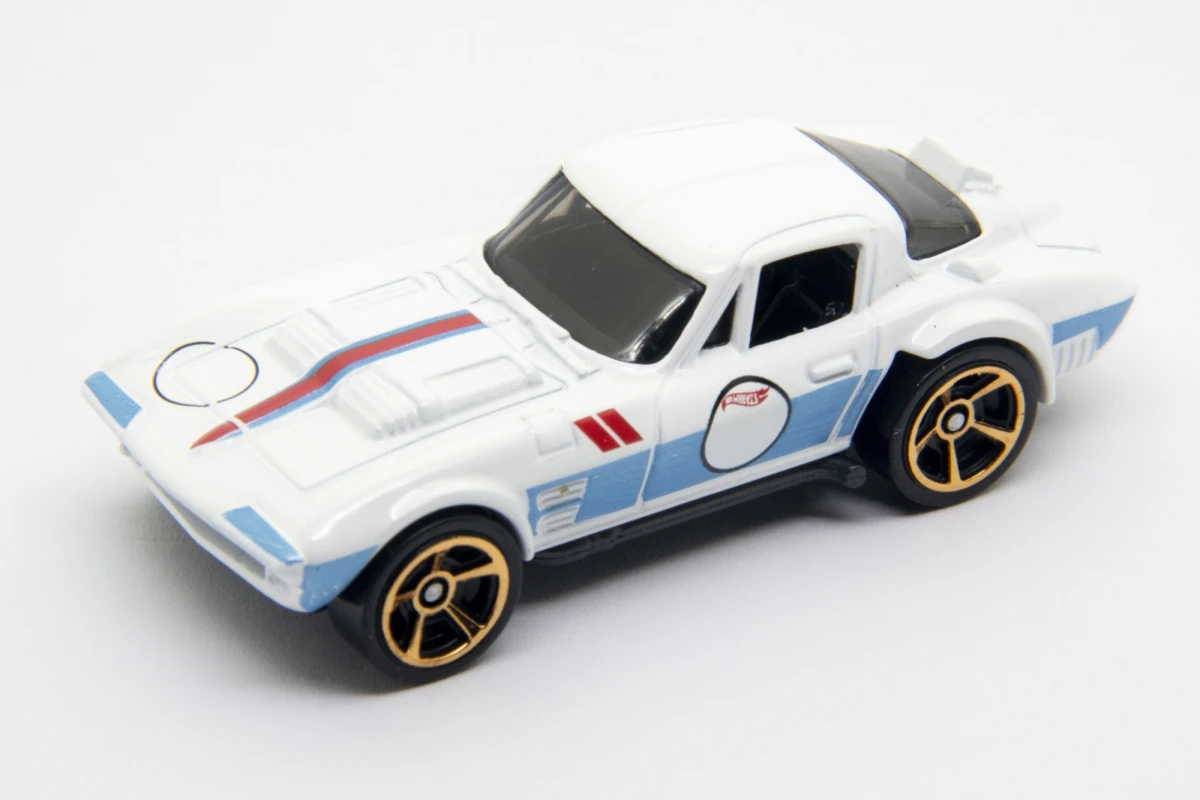 2026 Corvette Grand Sport White: No Package: Image 4