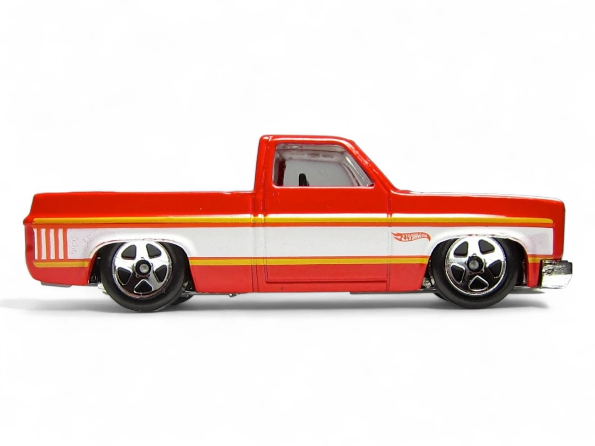2012 83 Chevy Silverado Red: No Package: Image 2