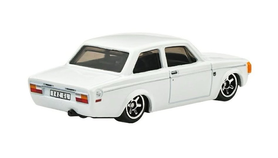 2026 73 Volvo 142 GL White: Image 2