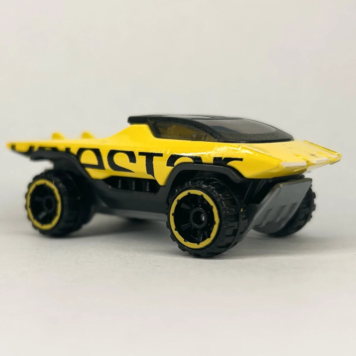 2026 Polestar TRX Yellow: No Package: Image 4