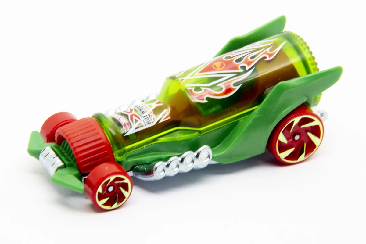 2026 Hot Wheengs Green: No Package: Image 4