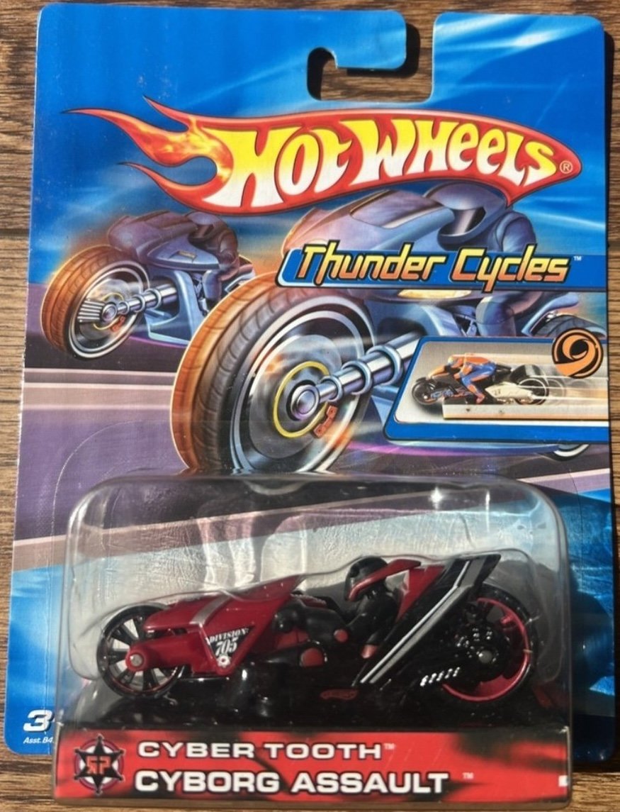 Hot Wheels Cyber Tooth Cyborg Assault
