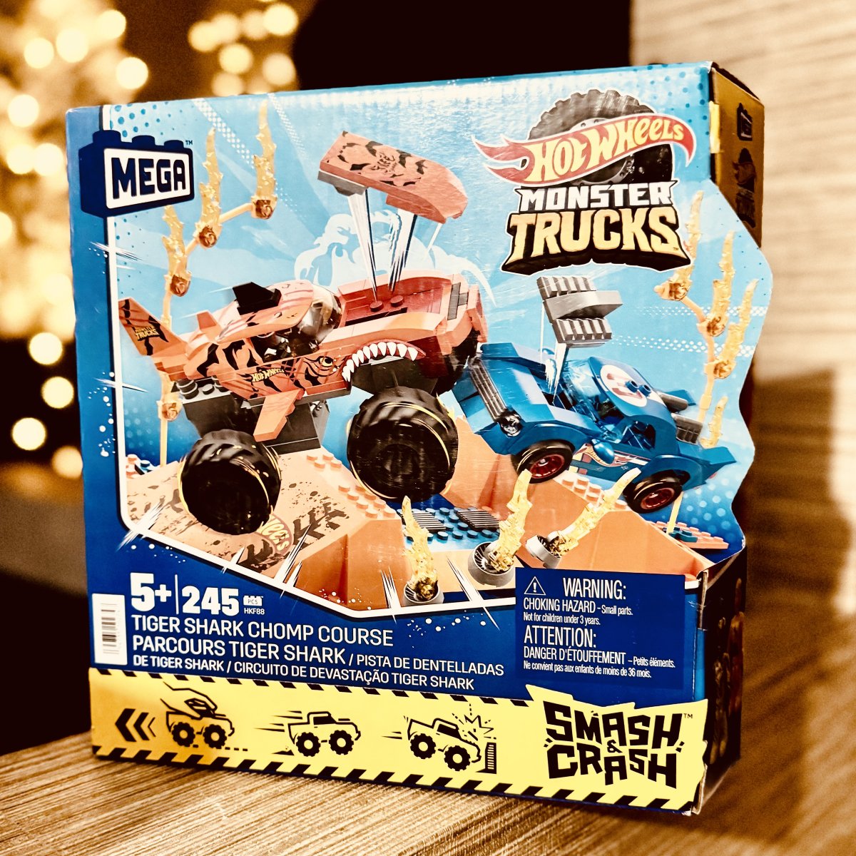 Hot Wheels Tiger Shark Chomp Course