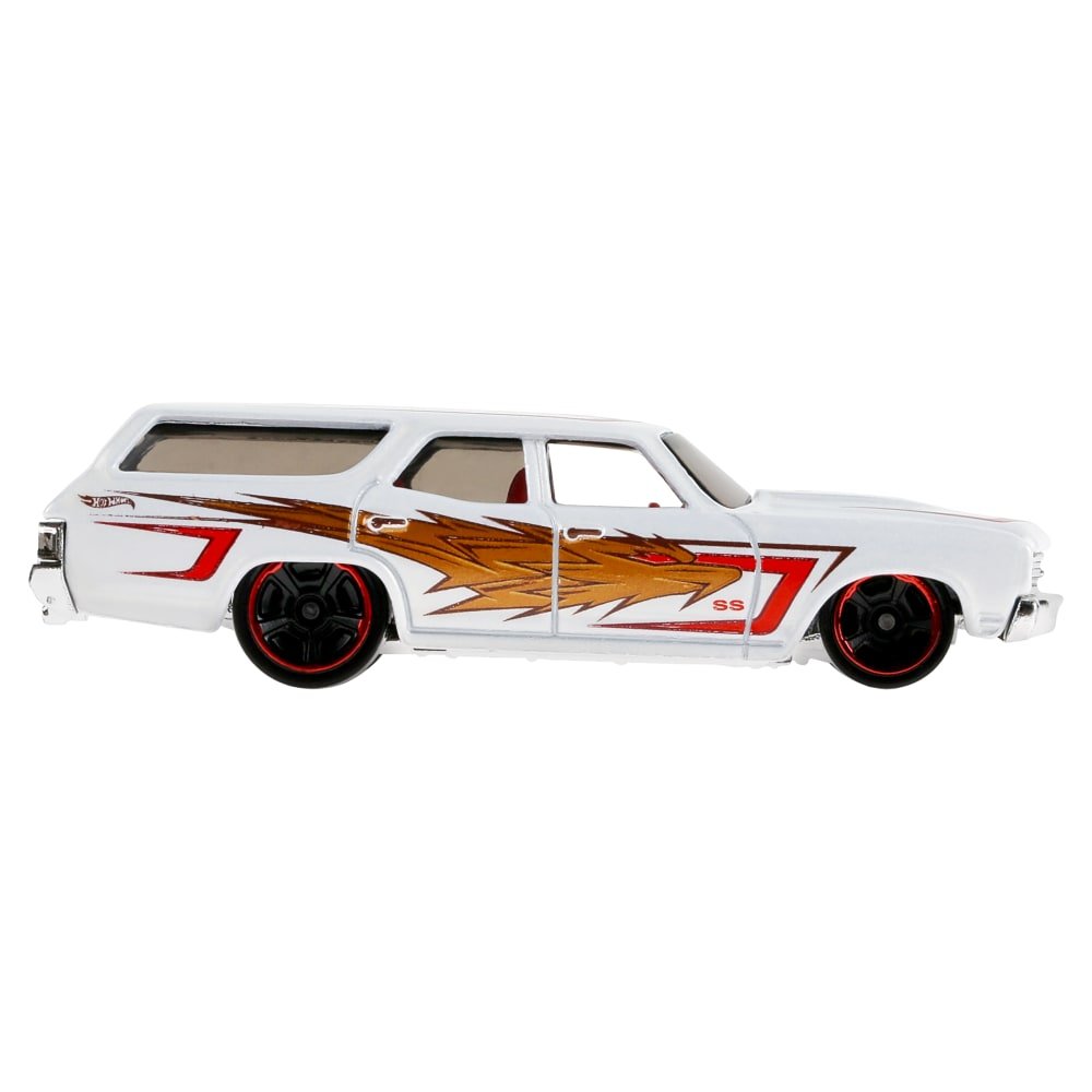 2026 70 Chevelle SS Wagon White: Image 6