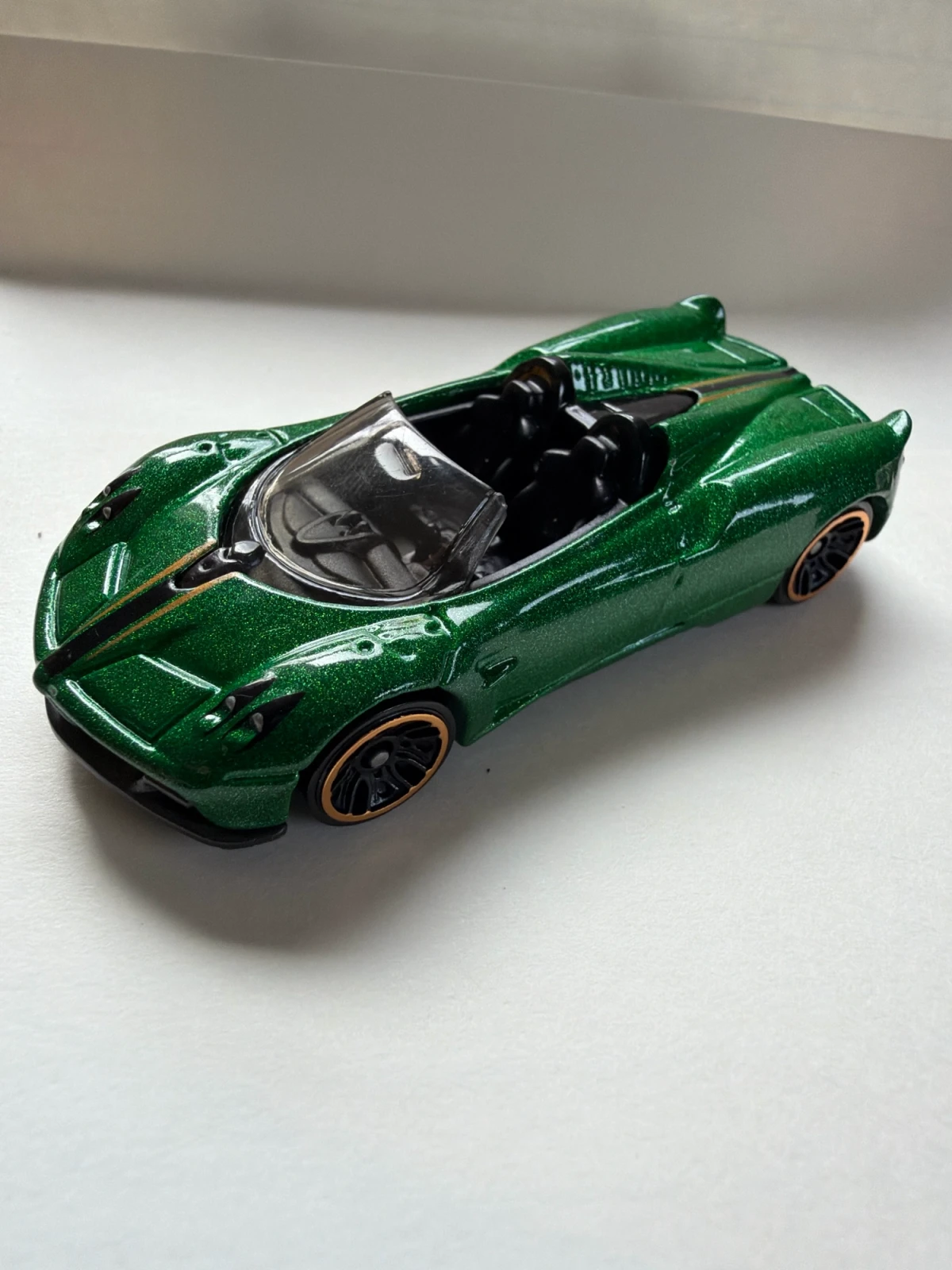 2026 17 Pagani Huayra Roadster Green: No Package: Image 3