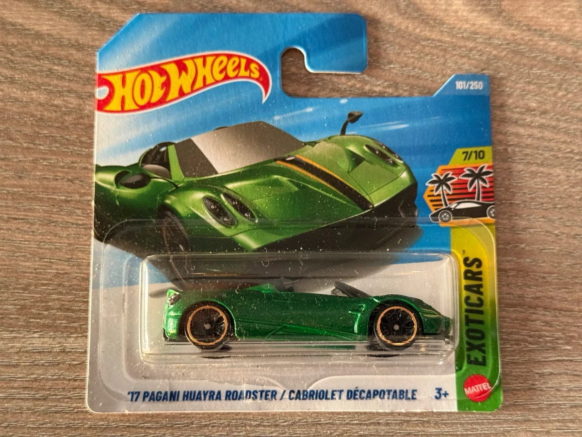 2026 17 Pagani Huayra Roadster Green: Short: Image 2
