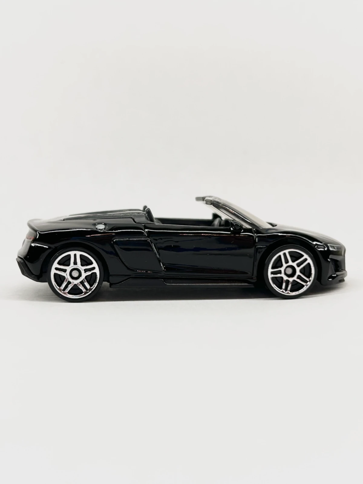 2026 2019 Audi R8 Spyder Black: No Package: Image 8