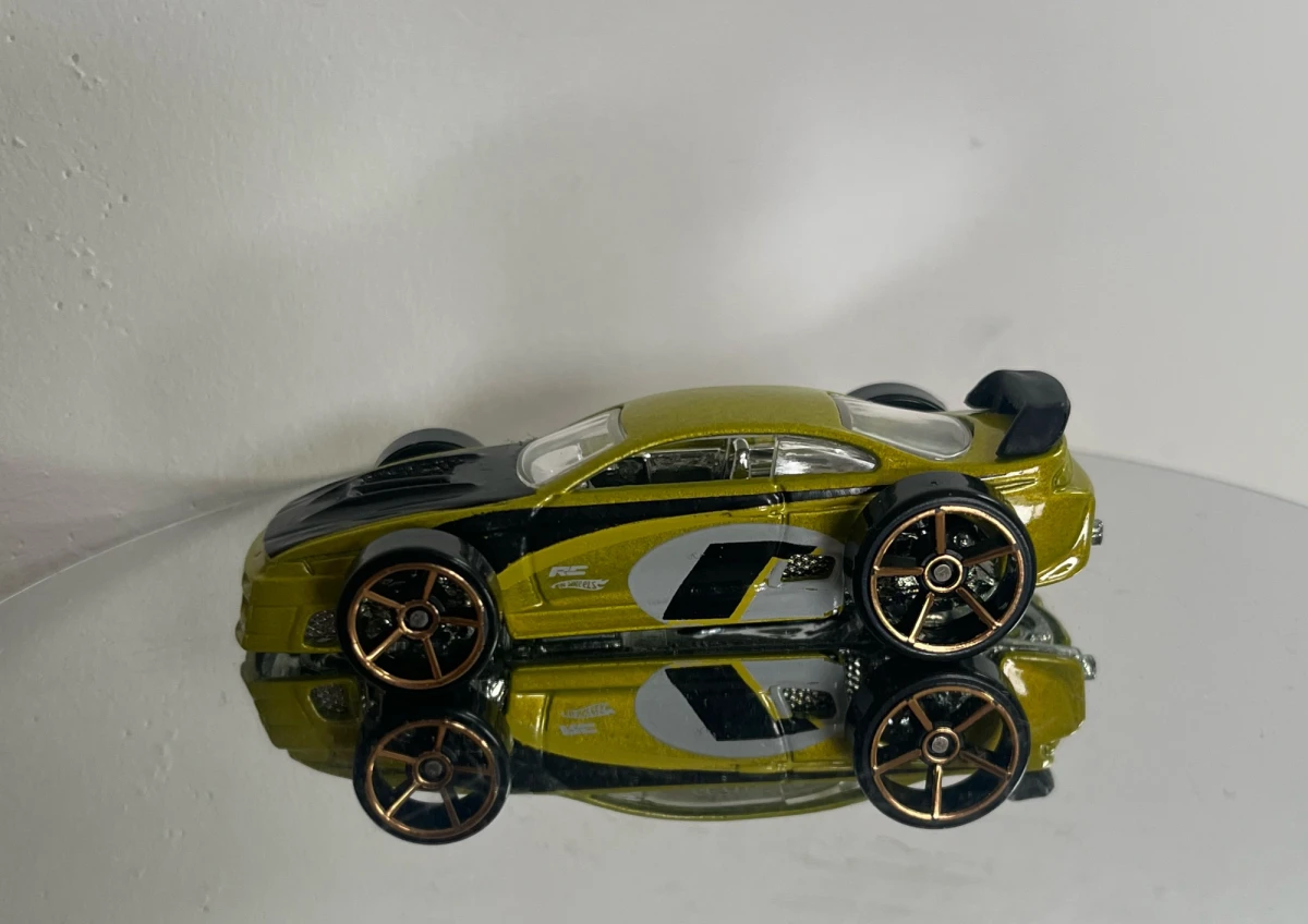 2005 Slider Yellow: No Package: Image 3