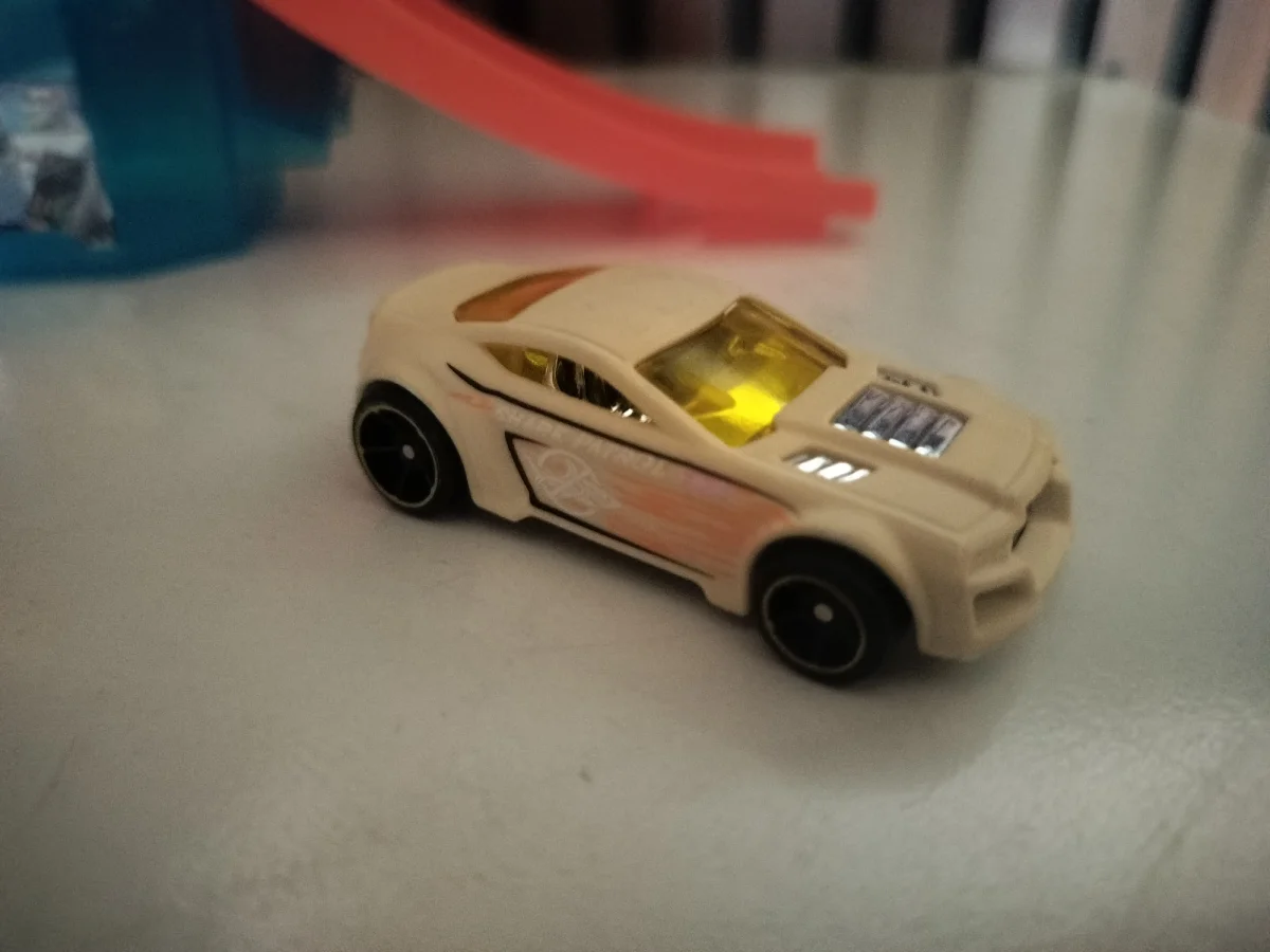 2014 Torque Twister White: Image 2